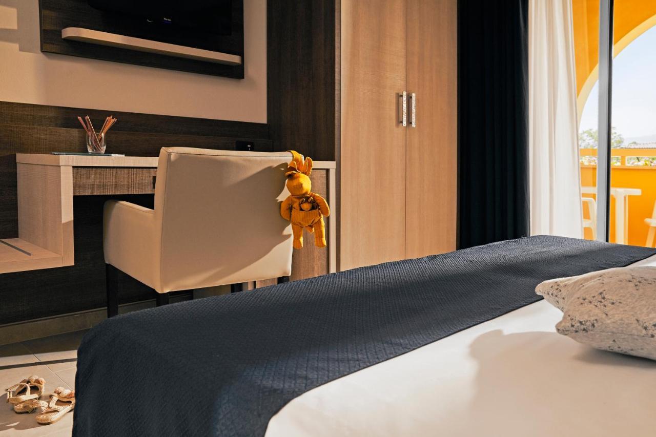 Hotel Tui Magic Life Calabria Pizzo  Esterno foto