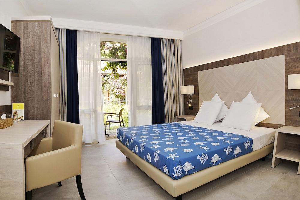 Hotel Tui Magic Life Calabria Pizzo  Esterno foto
